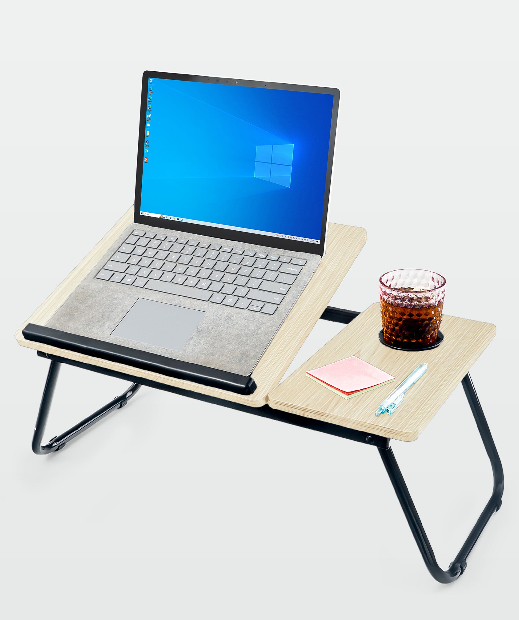 Tavolo pieghevole portatile in legno e metallo: ideale per lavorare e rilassarsi