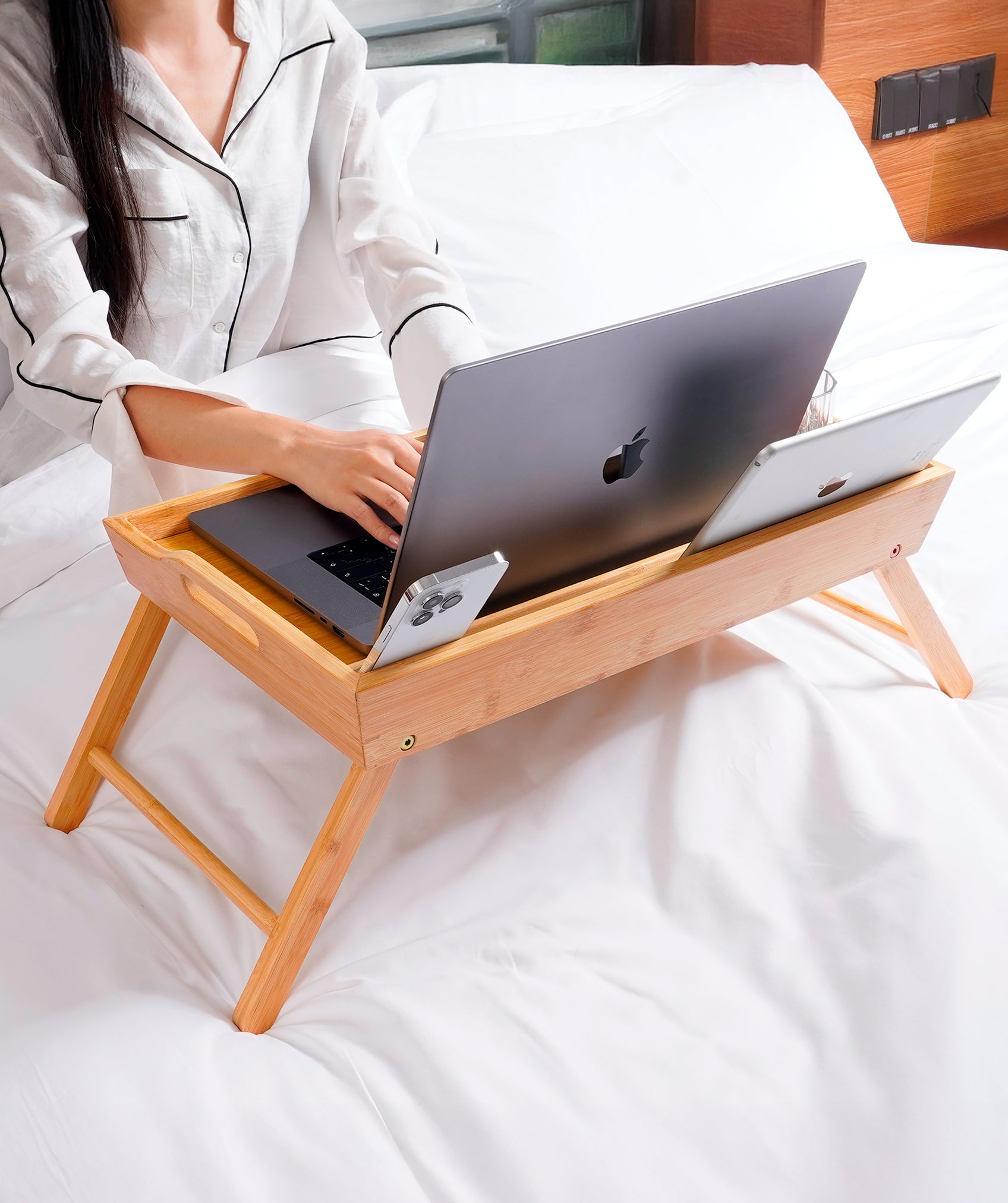 Tavolo pieghevole e portatile in bambù: progettato per la casa o l'ufficio