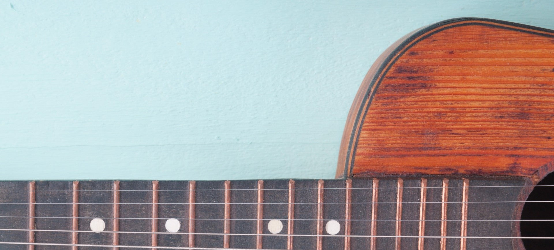 ¿Qué es la 'garra de oso' en la madera de las guitarras?